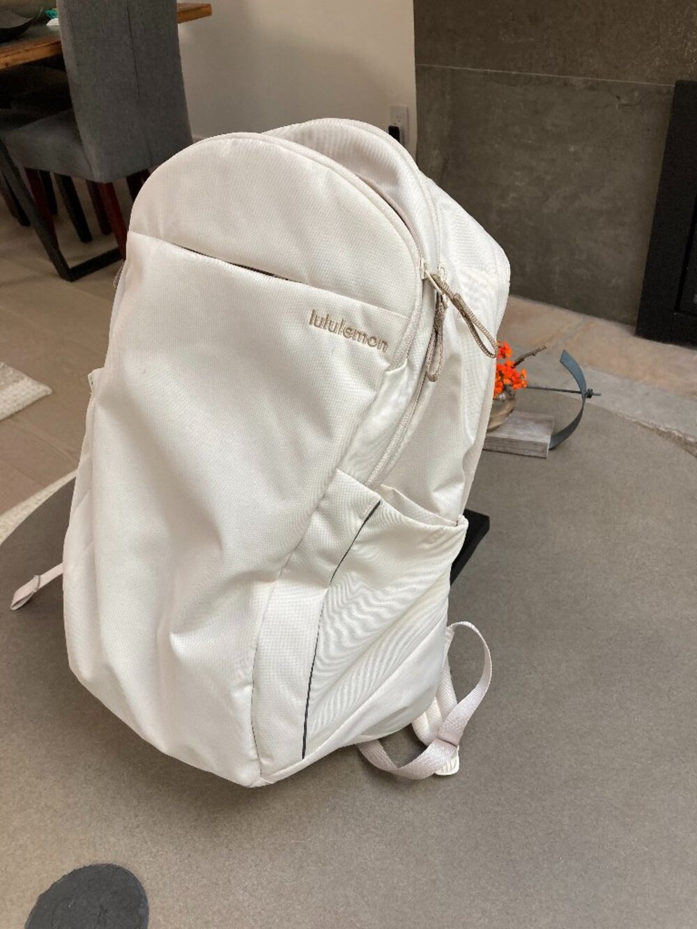 LULULEMON Business-Casual Backpack, Cream, New Model
